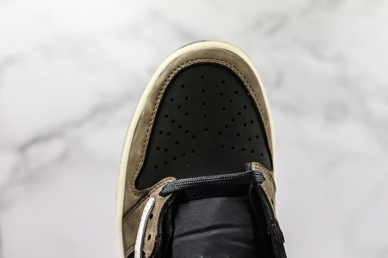Travis Scott x Air Jordan 1 Low 'Mocha' - ELEGANZ OUTLET