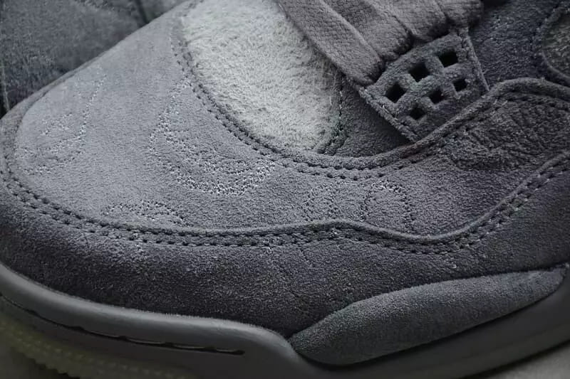 Air Jordan 4 Retro Kaws Cool Gray 