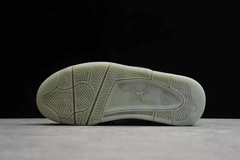 Air Jordan 4 Retro Kaws Cool Gray 