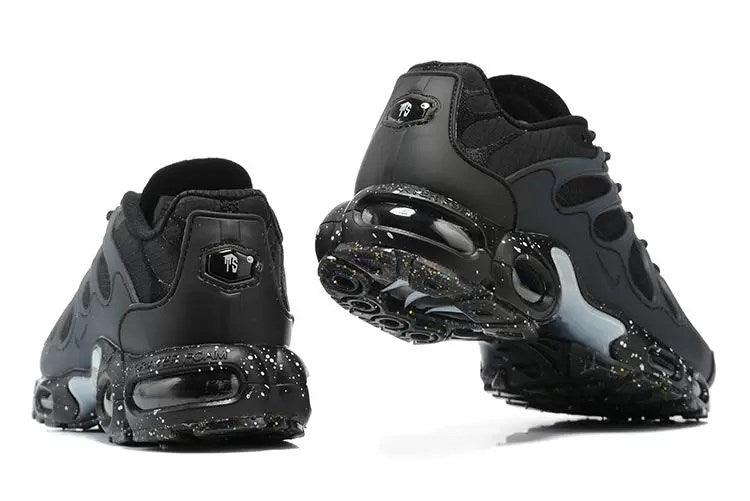 Air Max Plus Terrascape “Black/White” - ELEGANZ OUTLET