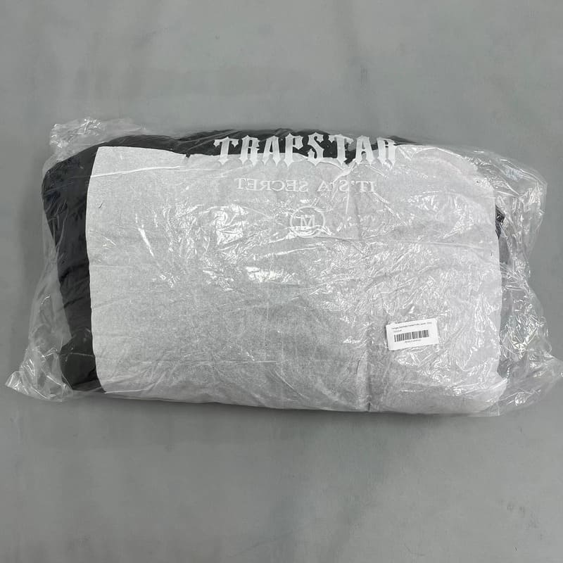 Trapstar Shiny Irongate Detachable Hooded Puffer Jacket 