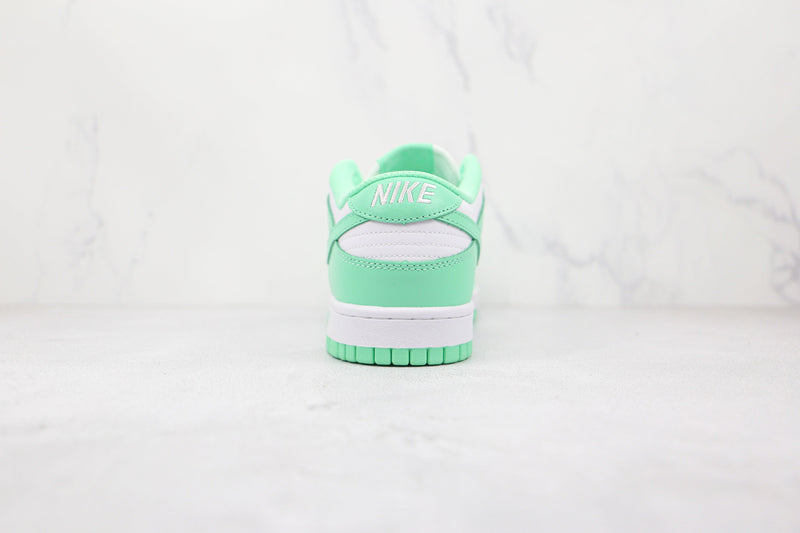 Nike Dunk Low Green Glow - ELEGANZ OUTLET