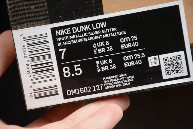 Off-White x Nike Dunk Low Lot 01 of 50 