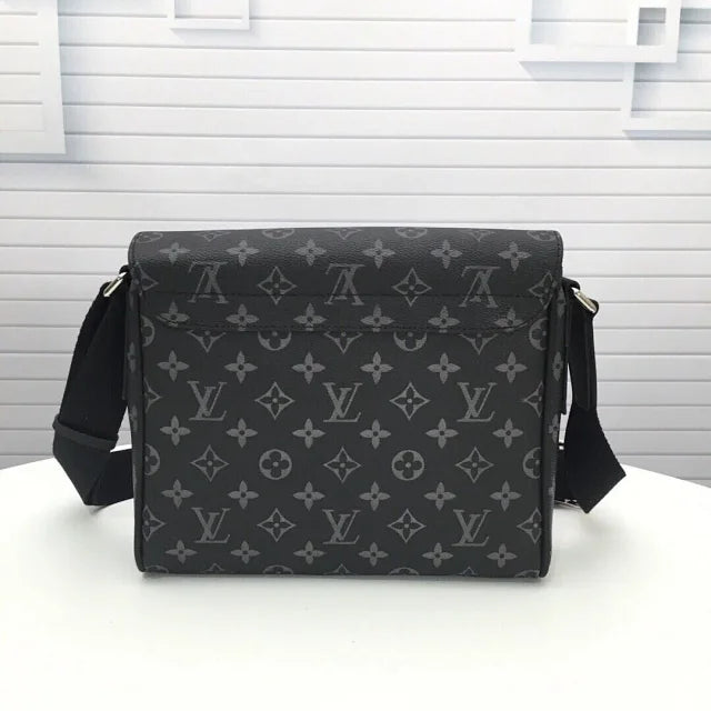 Louis Vuitton Messenger Bag District Monogram Eclipse 